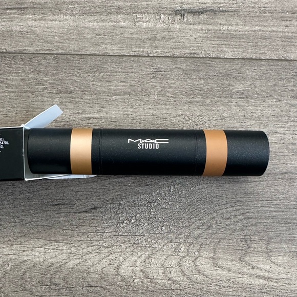 Mac contouring stick - Picture 3 of 3